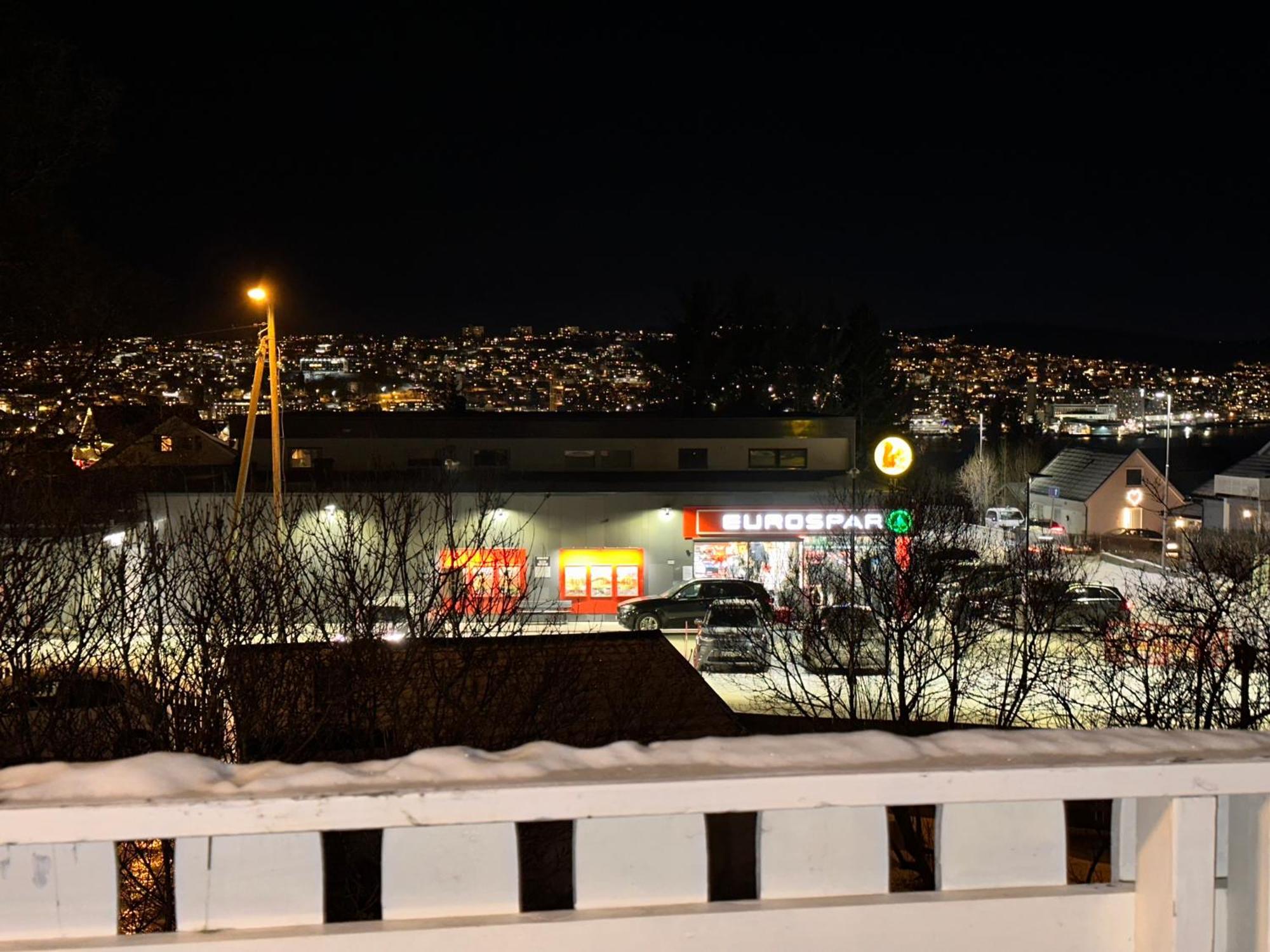 Cozy House In The Heart Of Tromsdalen. Central Tromso Bagian luar foto